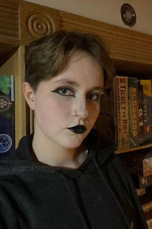 Photo of Sophia Mole from the Latest Netflix gallery