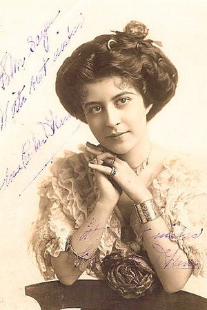 Photo of Flora Parker DeHaven from the Latest Netflix gallery