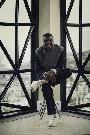 Photo of Loyiso Gola from the Latest Netflix gallery