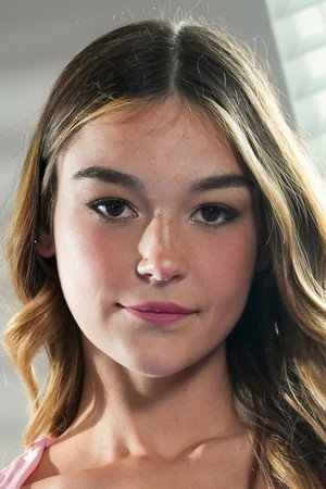 Photo of Della Cate from the Latest Netflix gallery