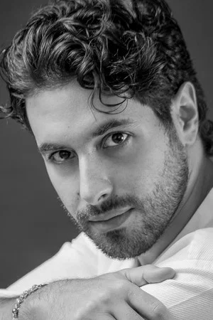Photo of Eduardo Tanús from the Latest Netflix gallery