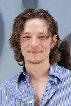Mike Faist photo