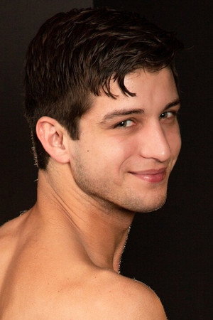 Photo of Elliot Finn from the Latest Netflix gallery