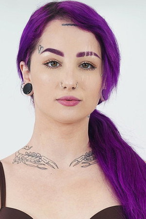 Photo of Val Steele from the Latest Netflix gallery