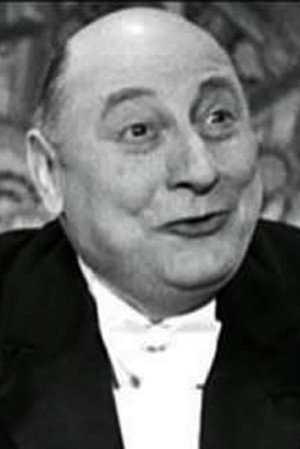 Photo of Léon Belières from the Latest Netflix gallery