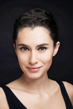 Hande Doğandemir photo