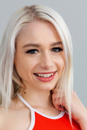 Photo of Scarlett Hampton from the Latest Netflix gallery
