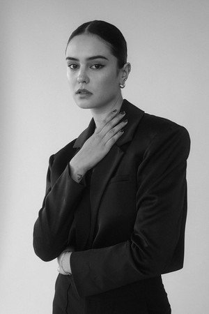 Photo of Courtney Eaton from the Latest Netflix gallery