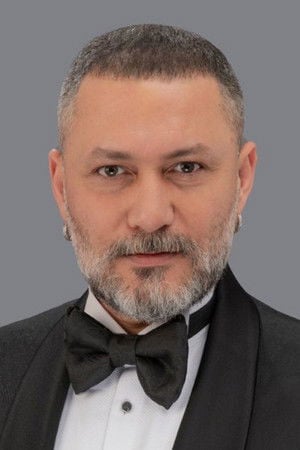 Hüsnü Şenlendirici photo