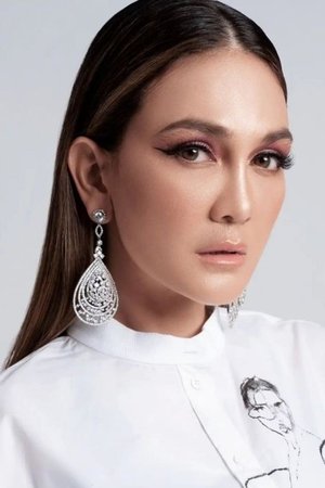 Luna Maya photo