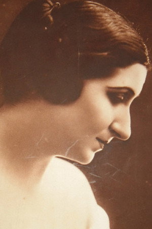 Photo of Lola Braccini from the Latest Netflix gallery