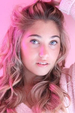 Photo of Rosie McClelland from the Latest Netflix gallery