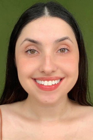 Photo of Vanessa Castro from the Latest Netflix gallery