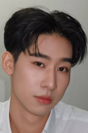 Photo of Kiattimet Phetcharoen from the Latest Netflix gallery