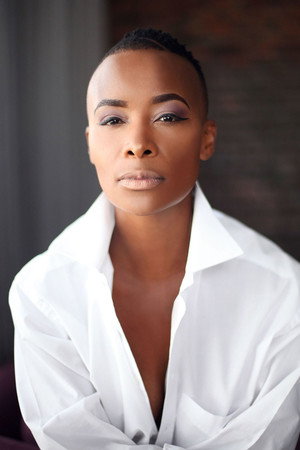 Bonnie Mbuli photo