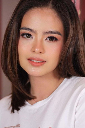 Photo of Bea Binene from the Latest Netflix gallery