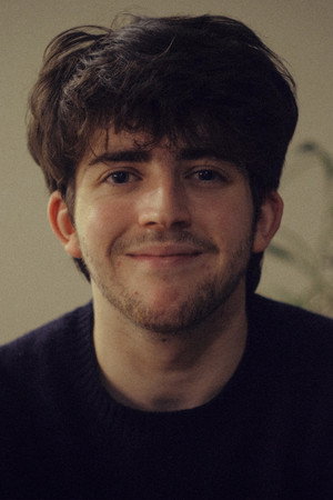 Photo of Tom Caulfield from the Latest Netflix gallery