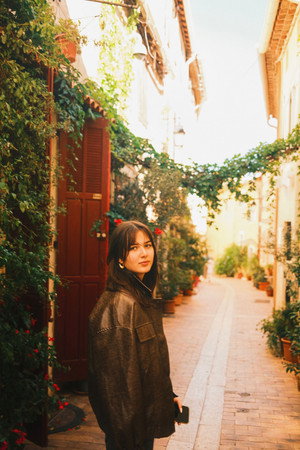 Photo of Lucie Tastevin from the Latest Netflix gallery