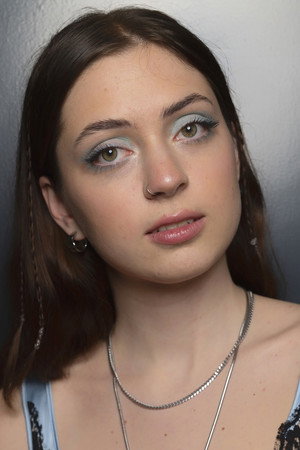 Photo of Lizzy McAlpine from the Latest Netflix gallery