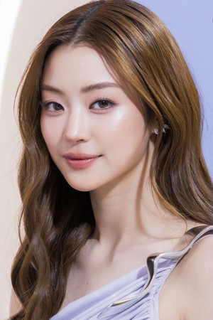 Natsha Taechamongkalapiwat photo