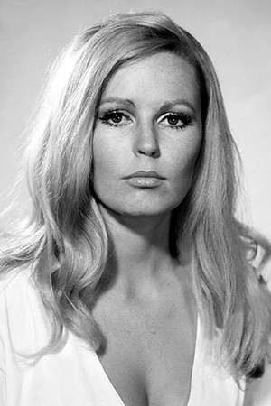 Veronica Carlson photo