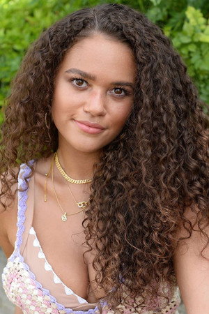 Madison Pettis photo