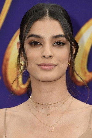 Laysla De Oliveira photo