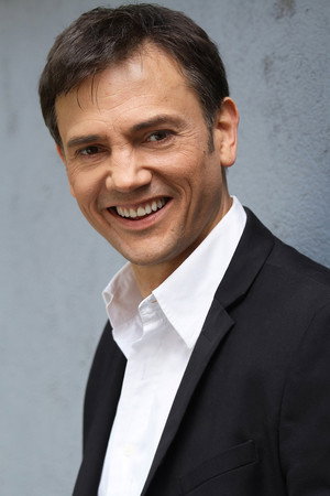 Photo of François Tavares from the Latest Netflix gallery