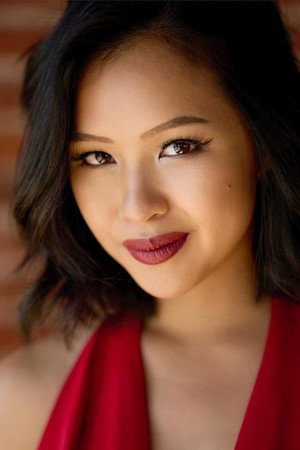 Photo of Kira Omans from the Latest Netflix gallery