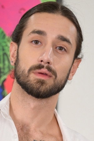 Photo of Noah Asli from the Latest Netflix gallery