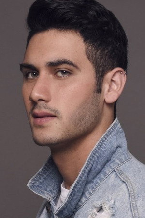 Alejandro Speitzer photo