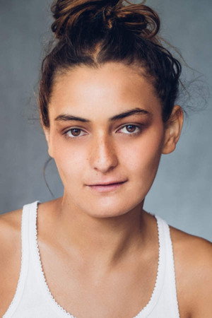 Photo of Hannah Lynch from the Latest Netflix gallery