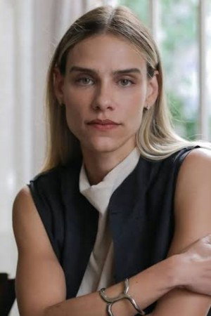 Photo of Isabelle Nassar from the Latest Netflix gallery