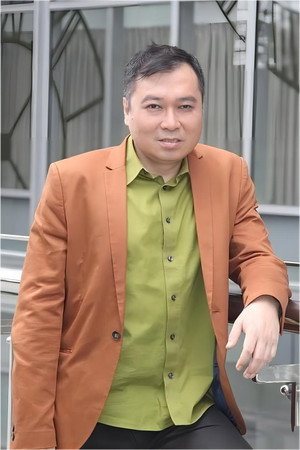 Tats Lau Yee-Tat photo