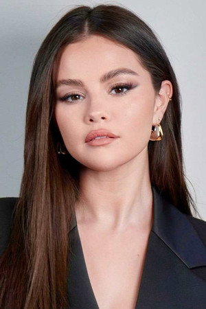 Photo of Selena Gomez from the Latest Netflix gallery