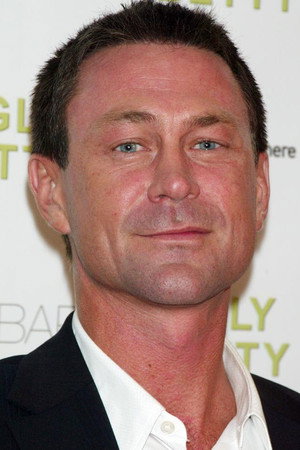 Grant Bowler photo