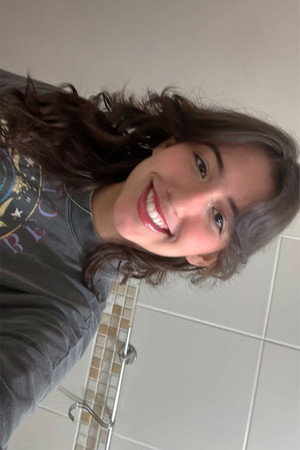 Photo of Clara Guedes Santelli from the Latest Netflix gallery