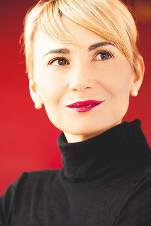 Photo of Marie-Éve Beaulieu from the Latest Netflix gallery