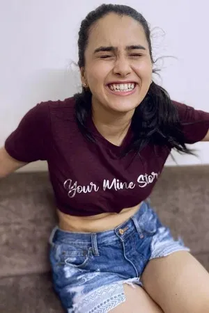 Anushka Kaushik photo