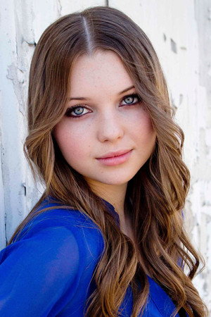 Sammi Hanratty photo