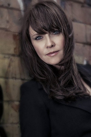 Amanda Tapping photo