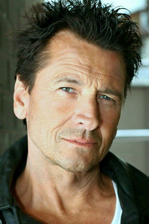 Mark Lindsay Chapman photo