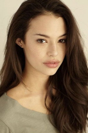 Chloe Bridges photo