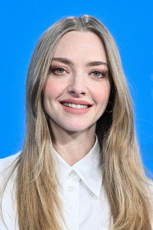 Photo of Amanda Seyfried from the Latest Netflix gallery