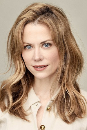 Claire Coffee photo