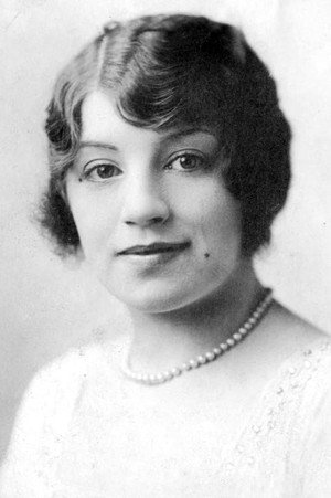 Photo of Blossom Seeley from the Latest Netflix gallery