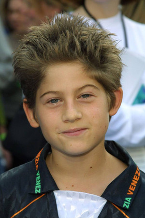 Photo of Alex D. Linz from the Latest Netflix gallery