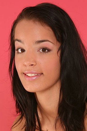 Photo of Naomi Roxx from the Latest Netflix gallery