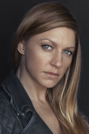 Jes Macallan photo