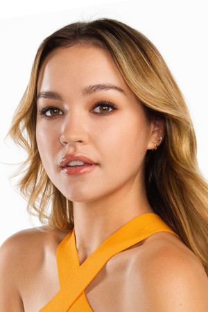 Photo of Sadie Stanley from the Latest Netflix gallery